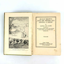Load image into Gallery viewer, Bunny Brown Giving A Show Book