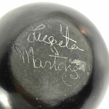 Load image into Gallery viewer, Barro Negro Pottery Bowl
