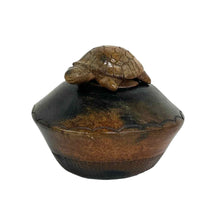 Load image into Gallery viewer, Art Pottery Turtle Box
