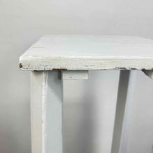 Load image into Gallery viewer, Tapered Wooden Pedestal