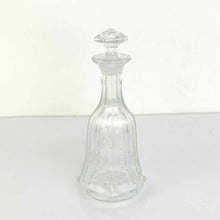 Load image into Gallery viewer, Coin Glass Decanter