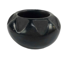 Load image into Gallery viewer, Barro Negro Pottery Bowl