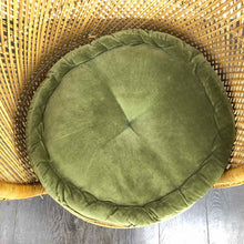 Load image into Gallery viewer, Large Woven Peacock Chair