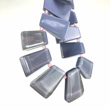 Load image into Gallery viewer, Chunky Purple Lucite Necklace