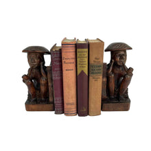 Load image into Gallery viewer, Carved Smoking Men Bookends