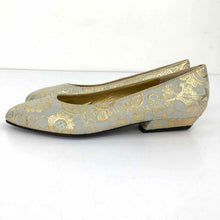 Load image into Gallery viewer, Ivory &amp; Gold Itailan Leather Shoes