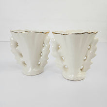 Load image into Gallery viewer, Victorian Vase Pair
