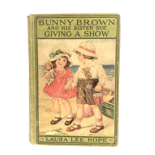 Load image into Gallery viewer, Bunny Brown Giving A Show Book