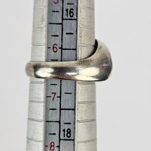 Load image into Gallery viewer, Chunky Arches Ring