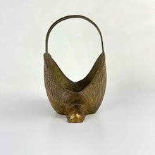 Load image into Gallery viewer, Brass Shells Planter