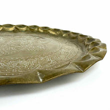 Load image into Gallery viewer, Pie Crust Brass Tray