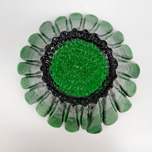Load image into Gallery viewer, Green Daisy Flower Bowl