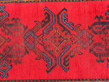 Load image into Gallery viewer, Hand Knotted Runner Rug