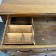 Load image into Gallery viewer, Traditional Wooden Dresser