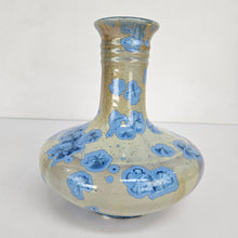 Load image into Gallery viewer, Crystalline Glaze Pottery Vase