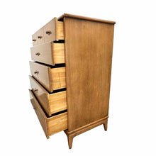 Load image into Gallery viewer, Broyhill Chest of Drawers