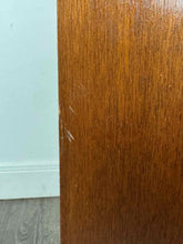 Load image into Gallery viewer, Modern Wooden Shelf