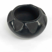 Load image into Gallery viewer, Barro Negro Pottery Bowl