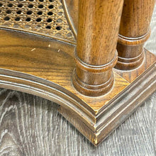 Load image into Gallery viewer, Round Wooden Coffee Table