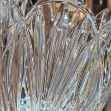 Load image into Gallery viewer, Crystal Tulip Vase