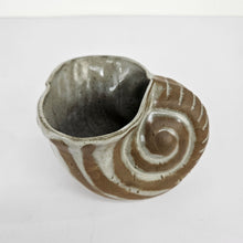 Load image into Gallery viewer, Nautilus Shell Pottery Planter