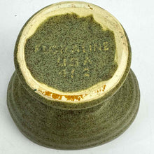 Load image into Gallery viewer, Green Floraline Vase