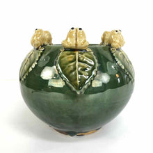 Load image into Gallery viewer, Frog Pottery Vase