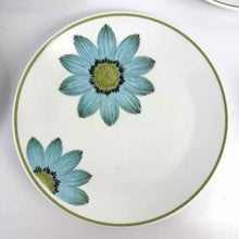 Load image into Gallery viewer, Up-Sa Daisy Salad Plates