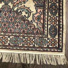 Load image into Gallery viewer, Small Hand Knotted Rug