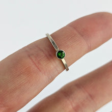 Load image into Gallery viewer, Chrome Diopside &amp; Sterling Ring