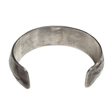 Load image into Gallery viewer, Navajo Shadowbox Cuff