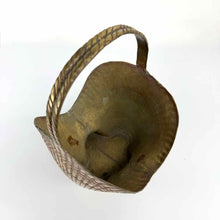 Load image into Gallery viewer, Brass Shells Planter