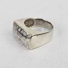 Load image into Gallery viewer, Modernist Grid Statement Ring