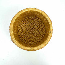 Load image into Gallery viewer, Rattan Lidded Shell Basket