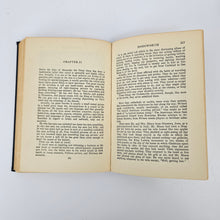 Load image into Gallery viewer, Dodsworth Book