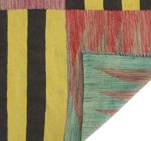 Load image into Gallery viewer, Geometric Kilim Rug