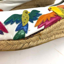 Load image into Gallery viewer, Espadrille Parrot Wedges