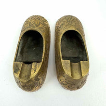 Load image into Gallery viewer, Brass Shoes Ashtrays