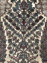 Load image into Gallery viewer, Small Hand Knotted Rug