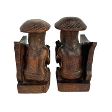 Load image into Gallery viewer, Carved Smoking Men Bookends