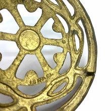 Load image into Gallery viewer, Give Thanks Brass Trivet