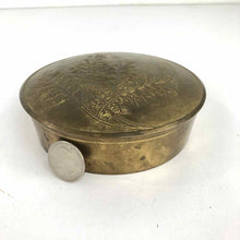 Load image into Gallery viewer, Round Brass Flowers Box