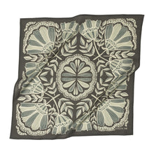 Load image into Gallery viewer, Evelyn Bandana