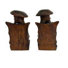 Load image into Gallery viewer, Carved Smoking Men Bookends