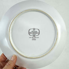 Load image into Gallery viewer, Up-Sa Daisy Salad Plates