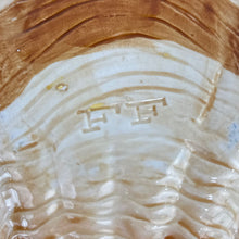 Load image into Gallery viewer, Ceramic Clam Bowl