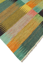 Load image into Gallery viewer, Geometric Kilim Rug