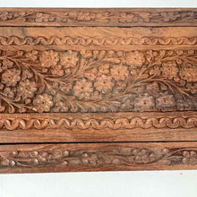Load image into Gallery viewer, Expendable Indian Book Holder