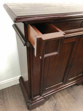 Load image into Gallery viewer, Wooden Locking Console