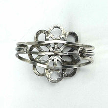 Load image into Gallery viewer, Vintage Turquiose Fower Cuff
